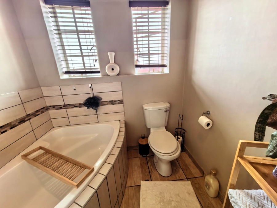 3 Bedroom Property for Sale in Waterval East North West